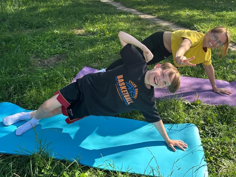 zdjęcie osób uprawiających sport